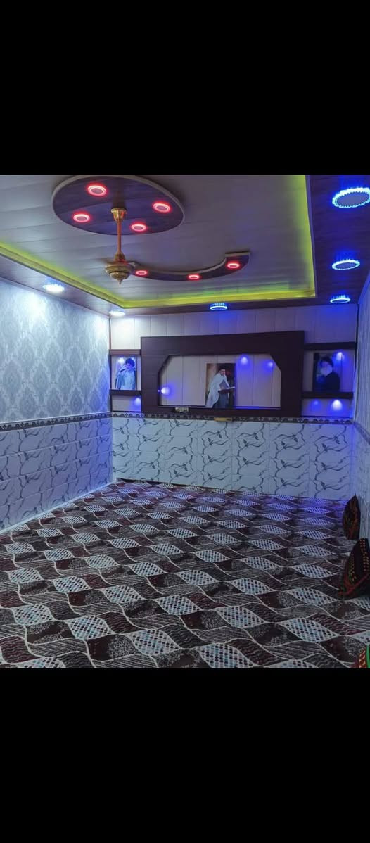 بيت 👈رقم👍 معامله كامله 200متر
 المنطقة حي الغدير شارع المستشفى البناني 🇱🇧 بضهر الأربع سايدات مباشر خلف معرض دبي للاجهزة الكهربائية
للاتصال والاستفسار اتصال او واتساب ***********
