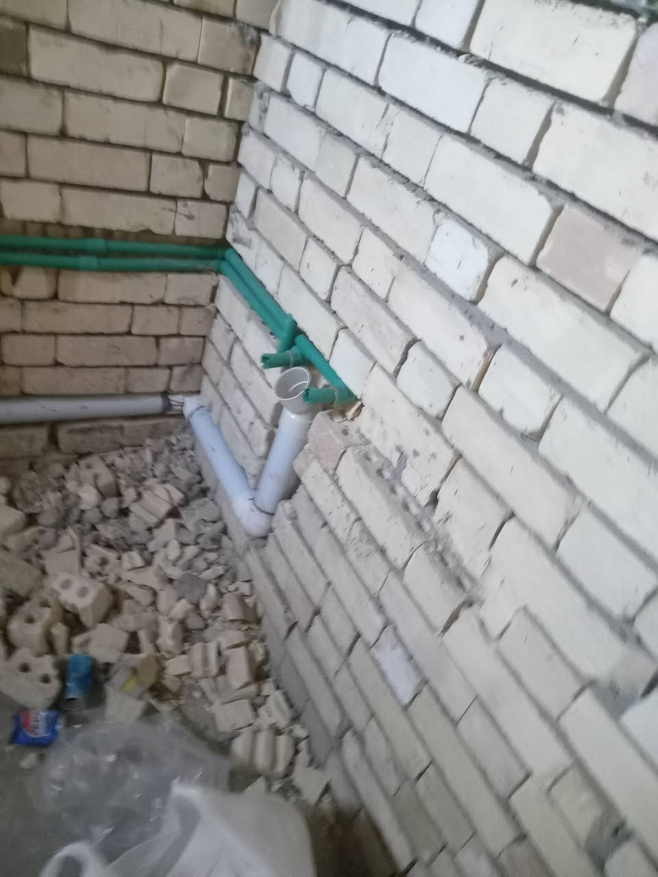 السلام عليكم نعمل على تأسيس ماء أو مجاري أو كهرباء لاتصال على الرقم التالي *********** وبنسب لأسعار واني بخدمتكم
