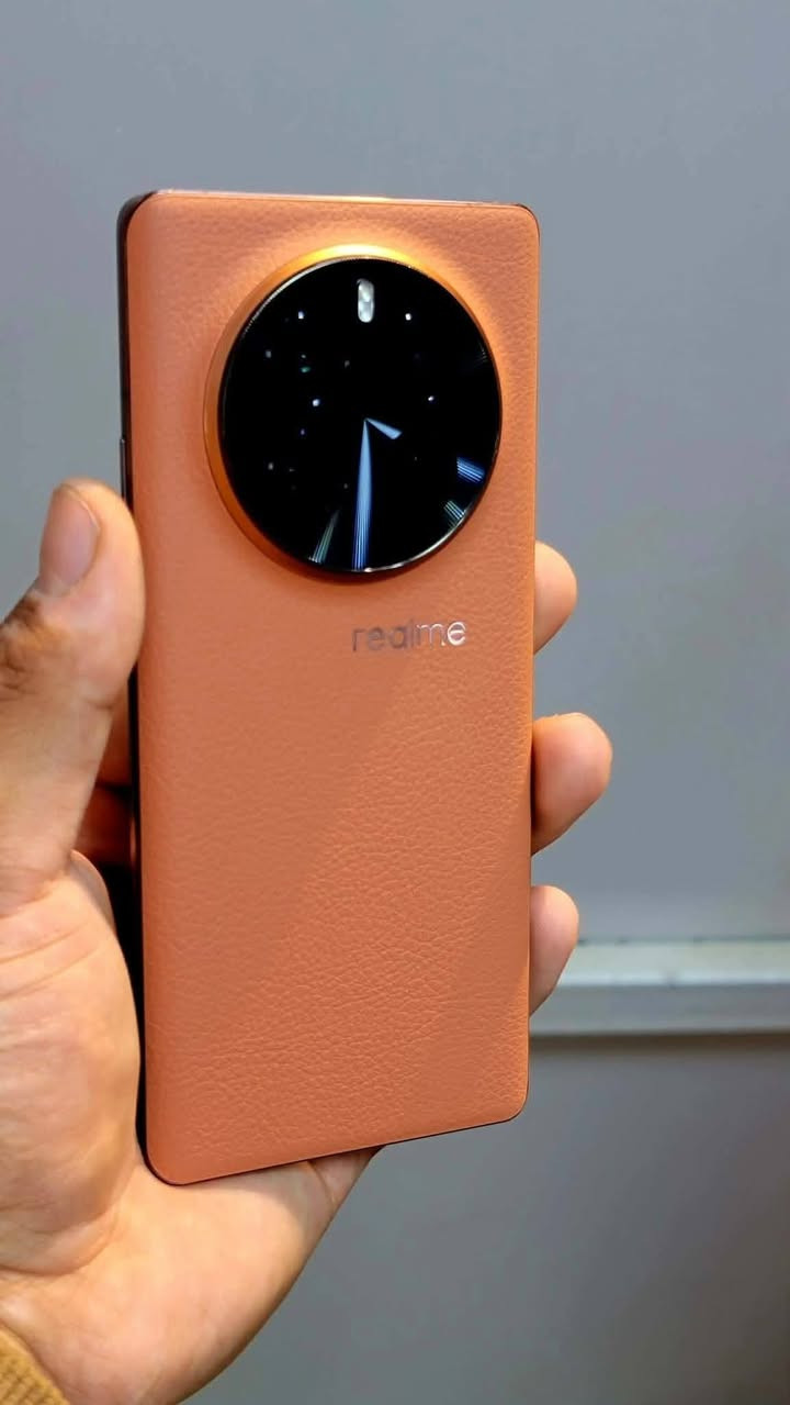 سلام عليكم 
ريلمي gt5برو 5g
ذاكره 256 
رام 12+12
ببجي120 فريم 
شاشه  منحنيه تردده144 هيرتز 
مكفول ضهر جلد 
زوم كاميرا 120
للتواصل *********** موجود ماسنجر 
مكاني كوفه 
السعر 490وبي مجال قليل مراوس أو بيع
