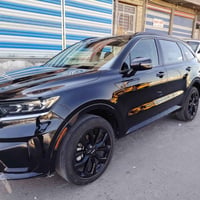 سورنتو 2023 للبيع مرقمه بغداد انكليزي فول مواصفات sx 4x  . بنراما.  .م...