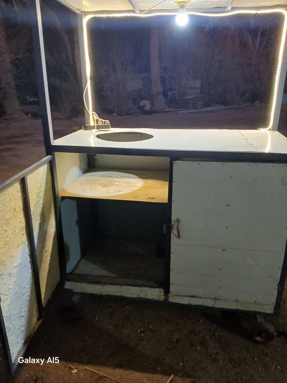 السلام عليكم عربانه لبلبي للبيع جاهزه من كلشي رايده 250 الف وبيه مجال مكاني الرمادي منطقه زنكوره شراي يتصل ***********
