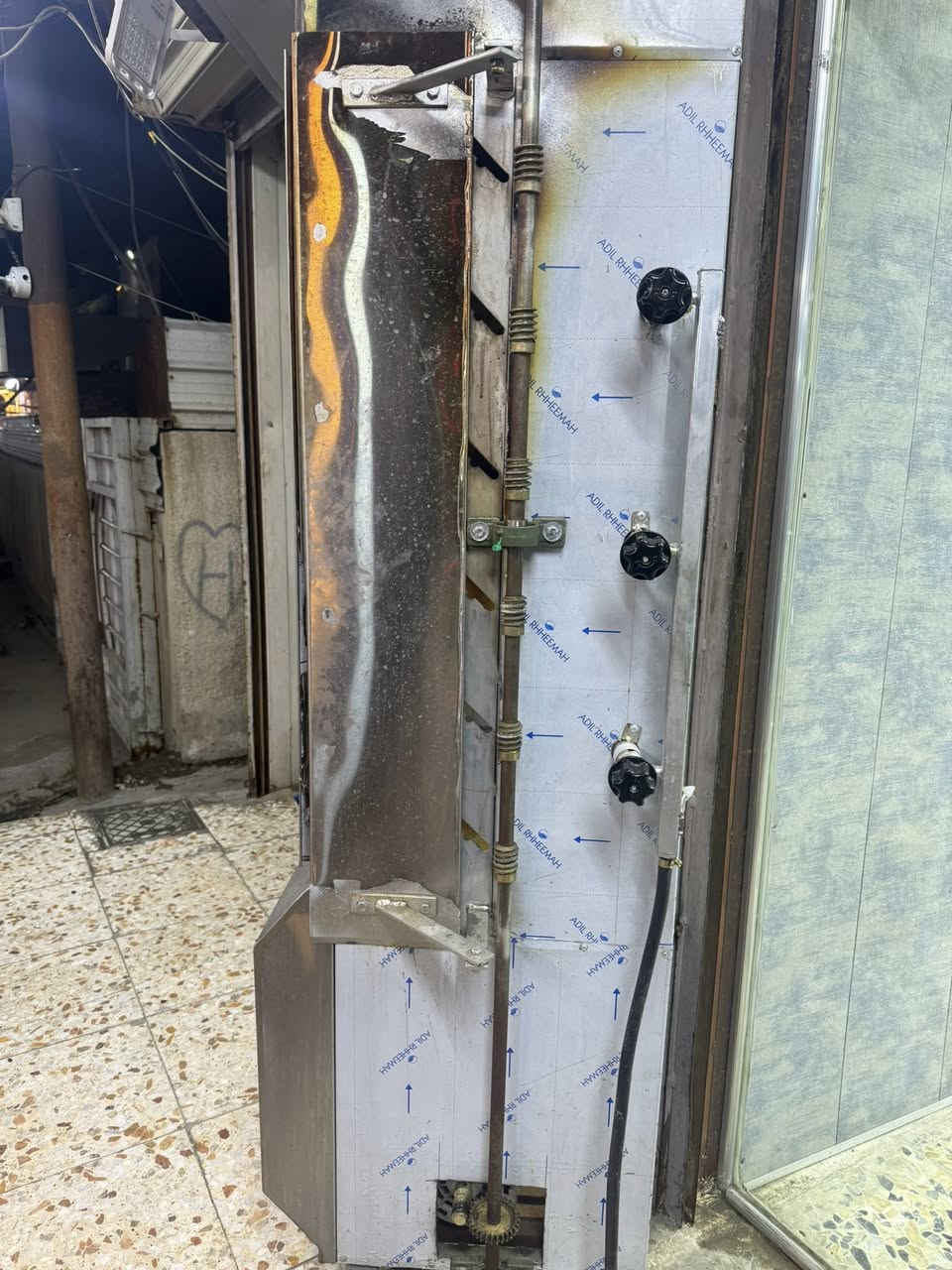 السلام عليكم شوايه دجاج مستخدمه يومين فقط للبيع مكاني الغزاليه بليت صفر 8  جديده حيل من معمل فرحان  
***********
