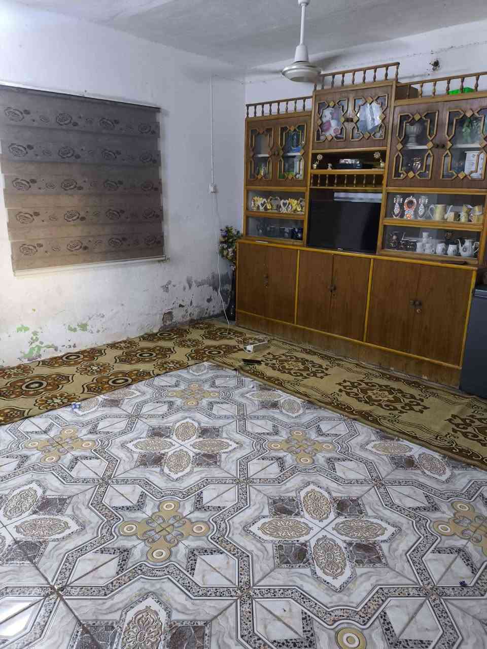 بيت للبيع حواسم المجر الكبير المهافيف متكون من غرفه وصاله وستقبال وصحيات ومطبخ ومنور وصحيات الاتصال على الرقم ***********
