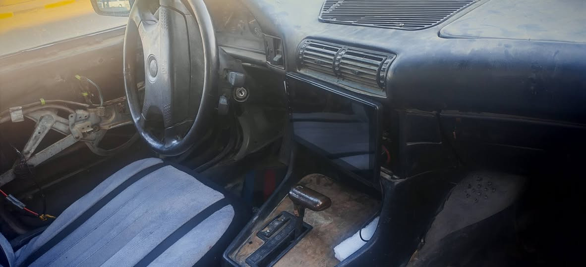 سلام عليكم بي إم موديل ٩٤ رقم بابل دولي 
الحجم ٥٢٥ مكانه النجف ***********
