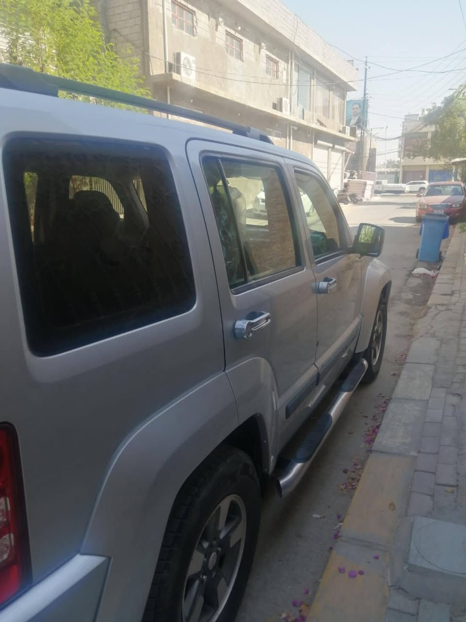 جيب لبرتي 2008
سيارة مكفولة كفالة عامة كير محرك تبريد 
مكفول من ضربة والصبغ بيها شبر بارد سونار مرفق بل صور 
السعر 97 ورقة 
عنوان بغداد 
***********
