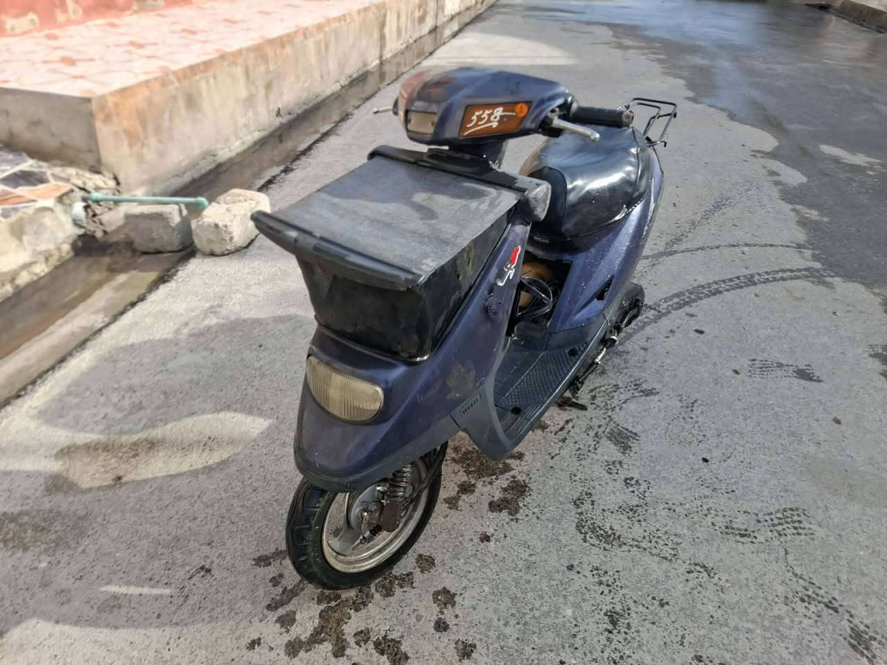 ماطور بزون للبيع شرط شاصي
وايرمنيه كلها شغاله محرك معمر اكسن نضيف 
ادفع سعر اذا عجبني ابيعك المكان حي الشيماء قرب اسواق الخضراء ***********
