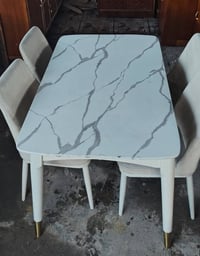 طاولة طعام • ٤ كراسي • بعقوبة المفرق