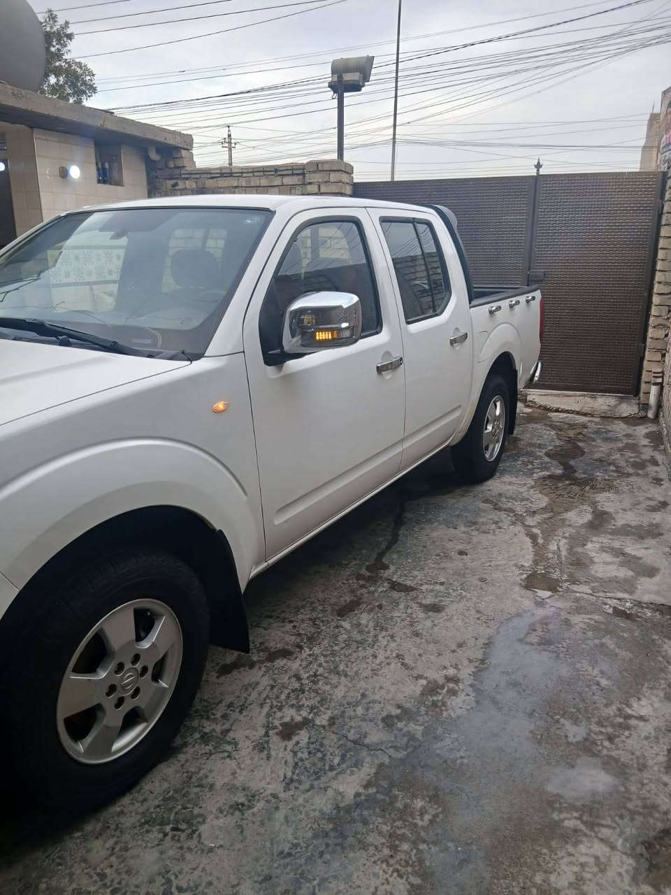 سلام عليكم بيكم نيفاره ٢٠١٣ سياره جديده مكينه كير اكسن خير من الله تبريد شغال مكفوله من كلشي رقم بغداد انكليزي بسمي مكان بغداد اني مكلف بل نشر ***********
