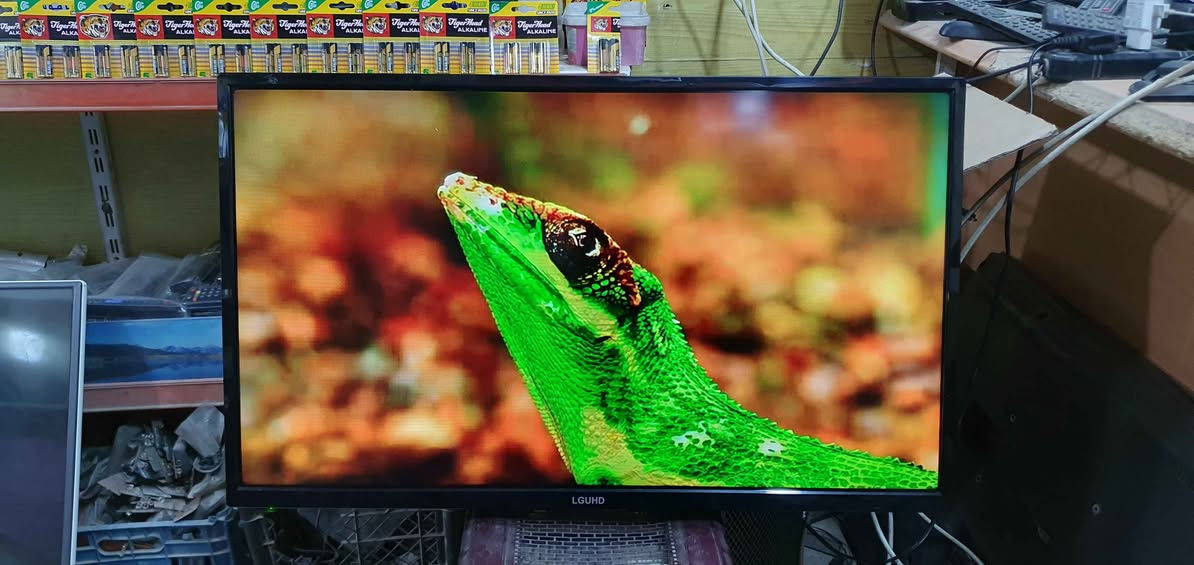 تەلەڤیزۆنی LG UHD سمارت قەبارە 32
نرخی 65000 خاوێنە لە هەولێرە
پەیوەندی بکەن بە واتساپ *********** أربيل, العراق
