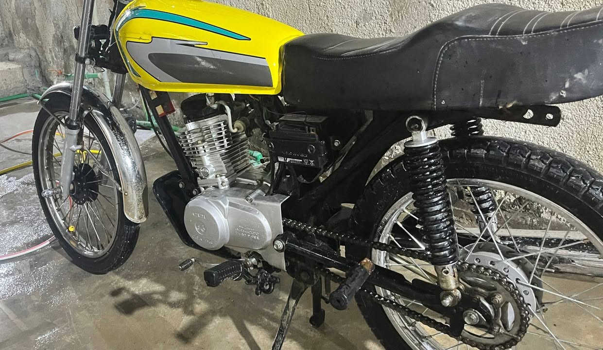 السلام عليكم سي جي اوراق للبيع موديل 11 معمره جديد سعر 750 مكاني بلزبير ***********
