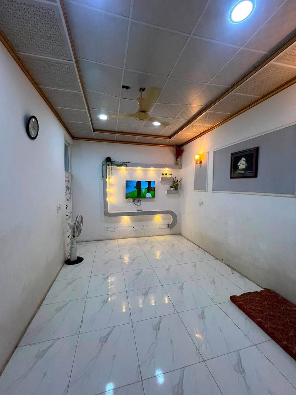 سلام عليكم بيت البيع
طابو زراعي سند 25
مساحه 100 متر
وجه 5 نزال 20
بيت كامل 
طابق واحد 
بناء حديث 
مجر 200 موقع ام العظام 
شارع العوادل 
كامل خدمات
يرهم مراوس 
سعر 55 بي مجال 
***********
