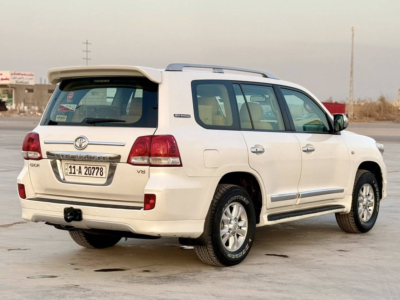 السلام عليكم  لاندكروز

موديل 2011 ستينيه اصل 

محرك 8 سلندر  GXR

رقم بغداد بسمي رقم مميز 

سياره فول موصفات 

موصفات 5 بصمات 

سياره تخم تاير جديد 

سياره كلش جديده 

كراسي جلد 

سياره مكفوله من اي صبغ وتبديل 

لسعر 325 وبيه مجال بصيط 

رقم تليفون ☎️ ***********
