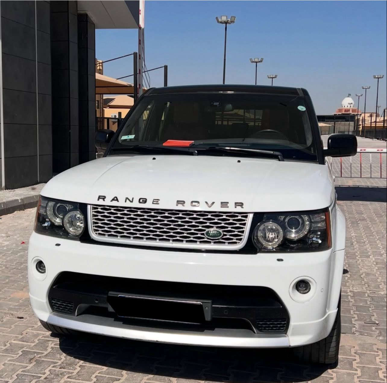 رانج روفر موديل 2012 خليجية وكالة سردار
السعر ب150 بيع مستعجل 

السيارة مكينة 8 سلندر سوبر جارج 

تراي زيروووو بها قيادة ونعومة 

اخوان السيارة جديدة بمعنى الكلمة ماتتقارن مع المتعوبات 
 
العنوان البصرة 
***********
