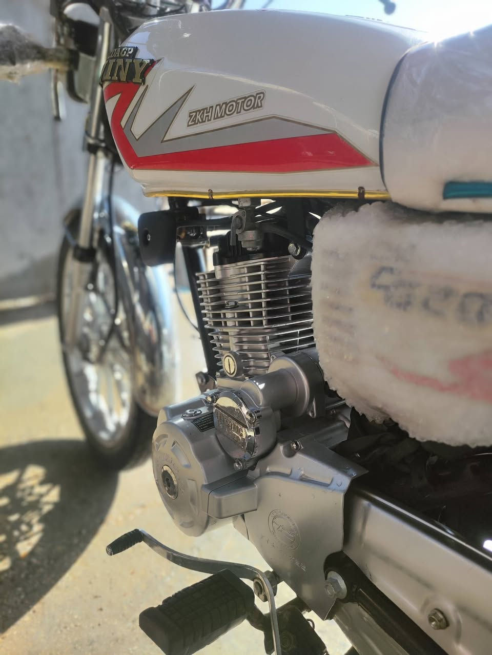 سلام عليكم سيفان 5كير محرك 200 موديل 25 طالعه بشهر 9
ادراجه جديده ماشيه 7 كيلوات برغي ما مفتوح بيه بصمه وسويج اوتشغيل عن بعد.
 بيع مستعجل 750
اوبيه مجال 
مكان بابل شارع 80
***********
