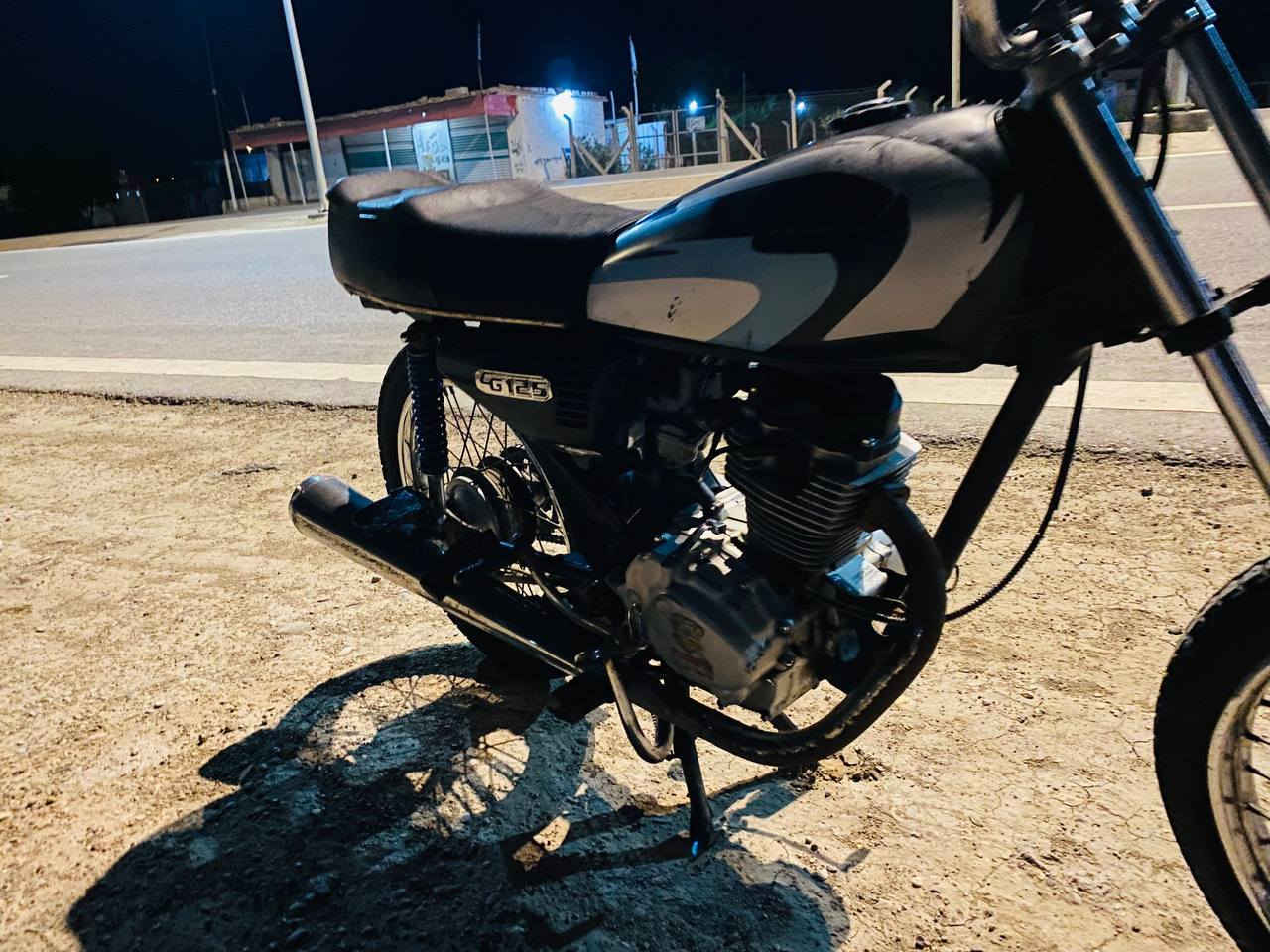 دراجه للبيع ماعوزه برغي مكينه نعومه ومعدل فول سعره 300او مراوس مكاني جبايش***********
