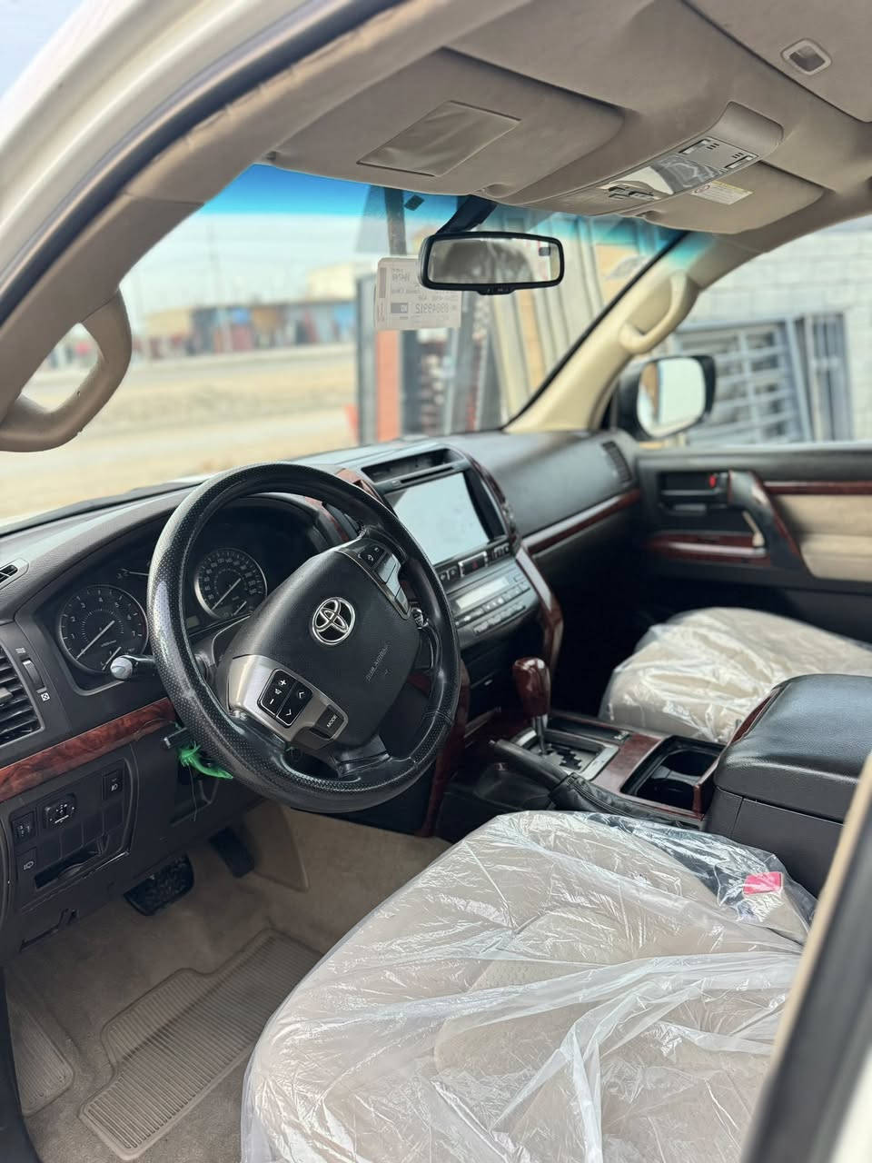 لاندكروز مديل 2010 كفاله عامه من صبغ ضربه وتبديل  ما عده ملاحضه بصيطه سياره جديده مكينه كير كفاله  6 استندر تخم تاير حداده تبريد ماشيه 160 رقم بصره الجديد بسمنه سنويه جديده سعر 268 وبيه مجال مكان سياره البصره قضاء المدينه شراي يتصل ***********
