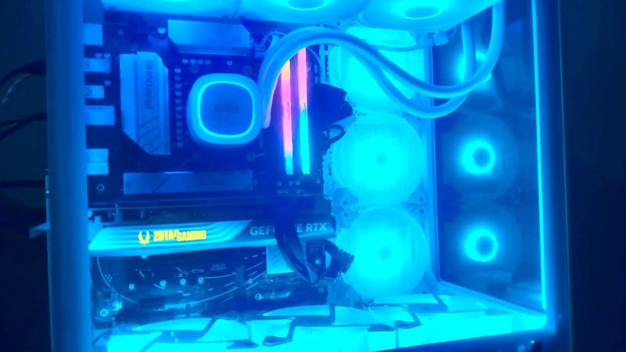 سلام عليكم 

🔥🔥  مكلف بالنشر 🔥🔥

🔥 للبيع PC Gaming قوي – استخدام خفيف 🔥

المواصفات:

- المعالج: Ryzen 7 7800X3D
- مبرد: مائي 360 RGB
- كرت شاشة: Zotac RTX 4070 12GB
- الرام: 32GB DDR5 (6000MHz) RGB
- المذربورد: ASUS B650 Plus
- الباور: 750W Gold
- التخزين:   
  • SSD Lexar 512GB
  • M.2 TeamGroup 1TB
  • SSD Kingspec 512GB
- الكيس: ESGaming Seaview 2000 (تهوية ممتازة وشكل حلو)

💻 الجهاز قوي جداً للألعاب الثقيلة + المونتاج والتصميم
🎮 يشغل كل الألعاب على أعلى الإعدادات بدون مشاكل

📦 استخدام قليل  +  الكراتين موجودة
📍 الموقع: بغداد – الحسينية

📞 السعر: اتصل على الرقم ***********

📩 للجادين فقط
