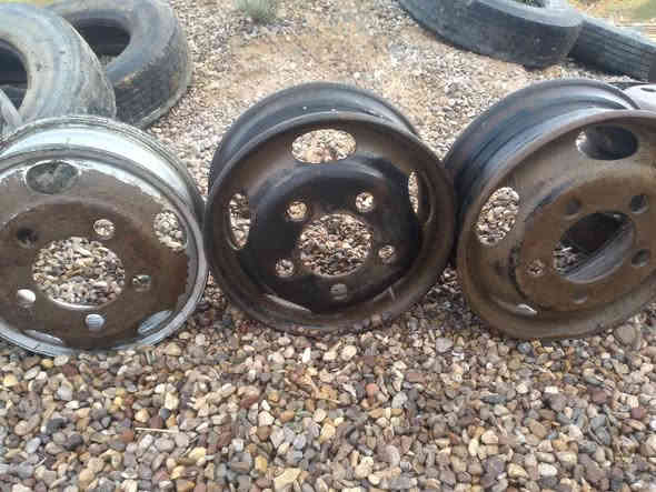 سلام عليكم للبيع وياله ١٧ +تايرات مكاني البصره رقمي ***********
