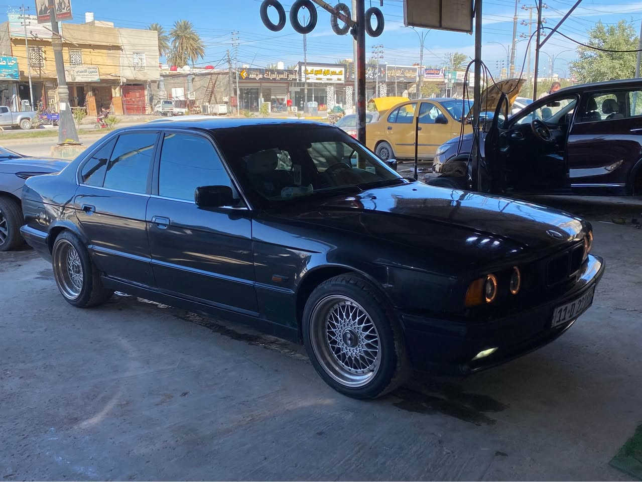 السلام عليكم 
Bmw 525 مسكر فانوس 
صبغ عام جمالية بدون حادث☪️
…
…
رقم بغداد  دولي جديد + تحويل مباشر ✅
ويل تو سايز ✅
منظومة صوت كالمة🎶
قرص دخاني 🟠
تبريد ثلج✳️
غرفة كاملة جديد بجيس كهرباء✔️
4 جام اوتو ✔️
تحكم مري اوتو✔️
محرك بشرط✅
كير بشرط✅
حداديه جديد✅
تايرات جديد✅
باتري جديد✅
ادامة وتعمير كامل جديد ع سياره💤
اخوان السيارة كاملة واحلى من صور 

مكانها كربلاء /حي العباس 
السعر /65 وبيها مجال بسيط 
هـ/*********** كربلاء, العراق
