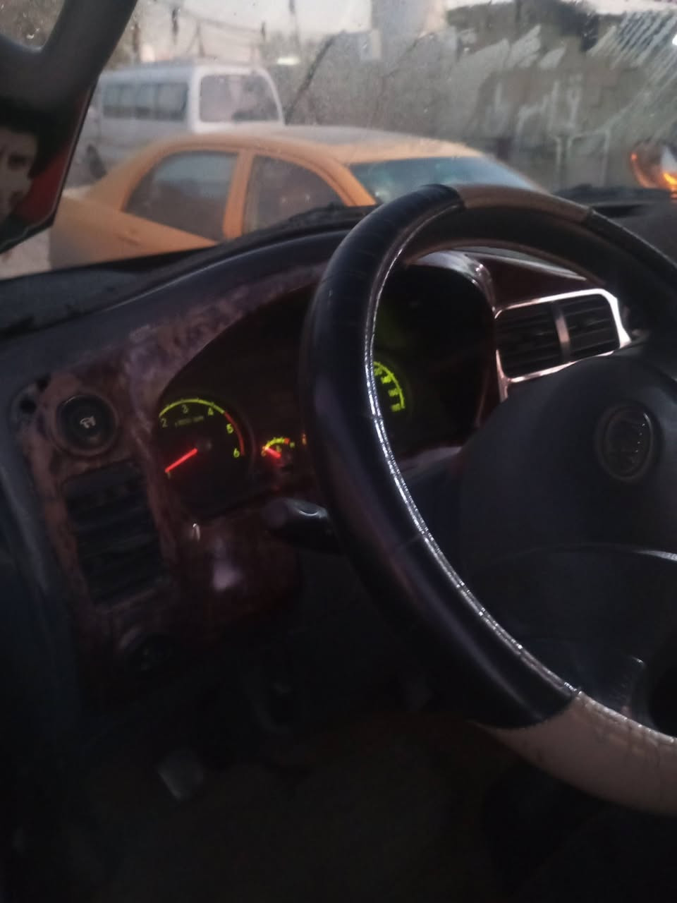 سلام عليكم سياره فحل مسكر محور بم ونزل سنويه ال28 موتيل 2009
***********
