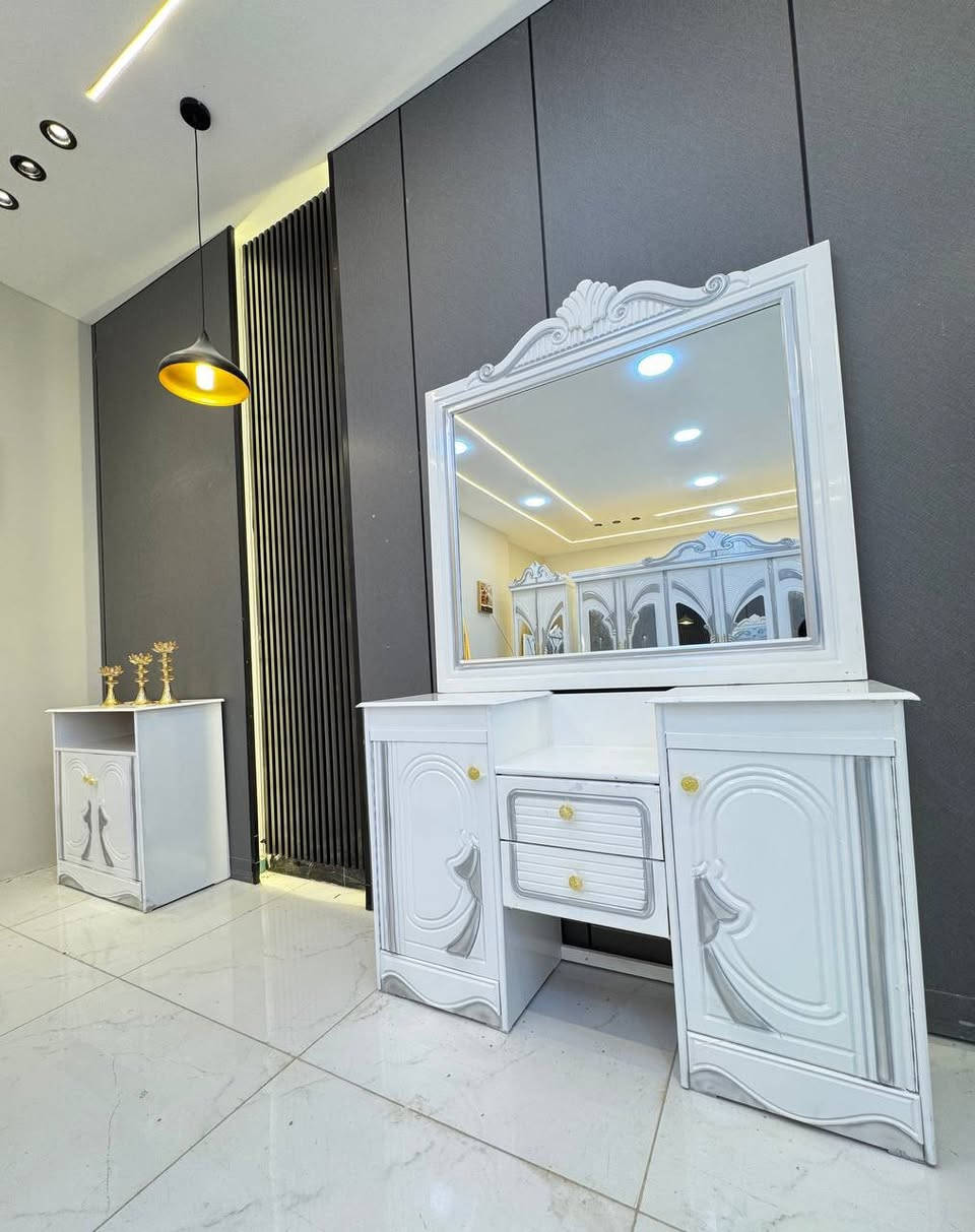 #حصرياً الموديل الجديد والمميز 🌹

🔴السعر مليون 🔴

غرفه نجاره اقتصاديه 🛌

متكونه من 9 قطع مميزه 

الكنتور ارتفاع 240 طول 320 

مع الزاويه مجموع الطول 4 امتار 

السمك الخارجي للغرفه 5 ملم انديف

والسمك الداخلي 3 ملم معاكس ابيض
#الجميع #متابعين #اصدقاء #انسب_الاسعار


**إذا كنت صاحب هذا الإعلان وتريد حذفه لأي سبب، رجاءا أرسل رسالة إلى الدعم الفني**