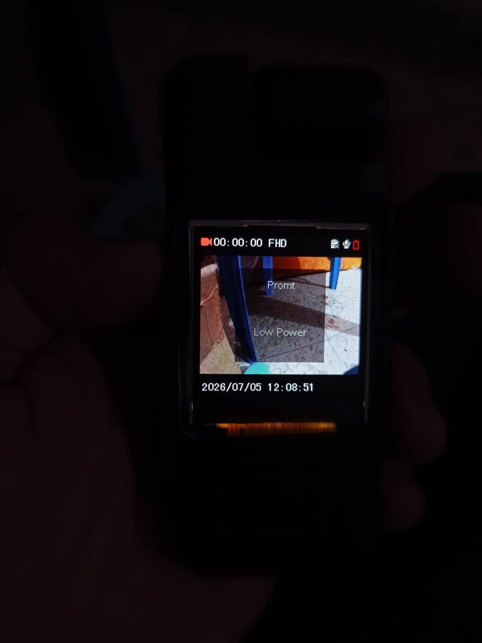 كاميرة تصوير قلاب مابيها اي شي بس قبق الشاشة ضايع وما مأثرة عليها ابد وبيها دكمتين ميشتغلن مو مهمات
[ بدون رام وياها ملحقاتها الأصلية ] 
سعرك اذا عجبني بالعافية عليك🔥
للتواصل ***********
