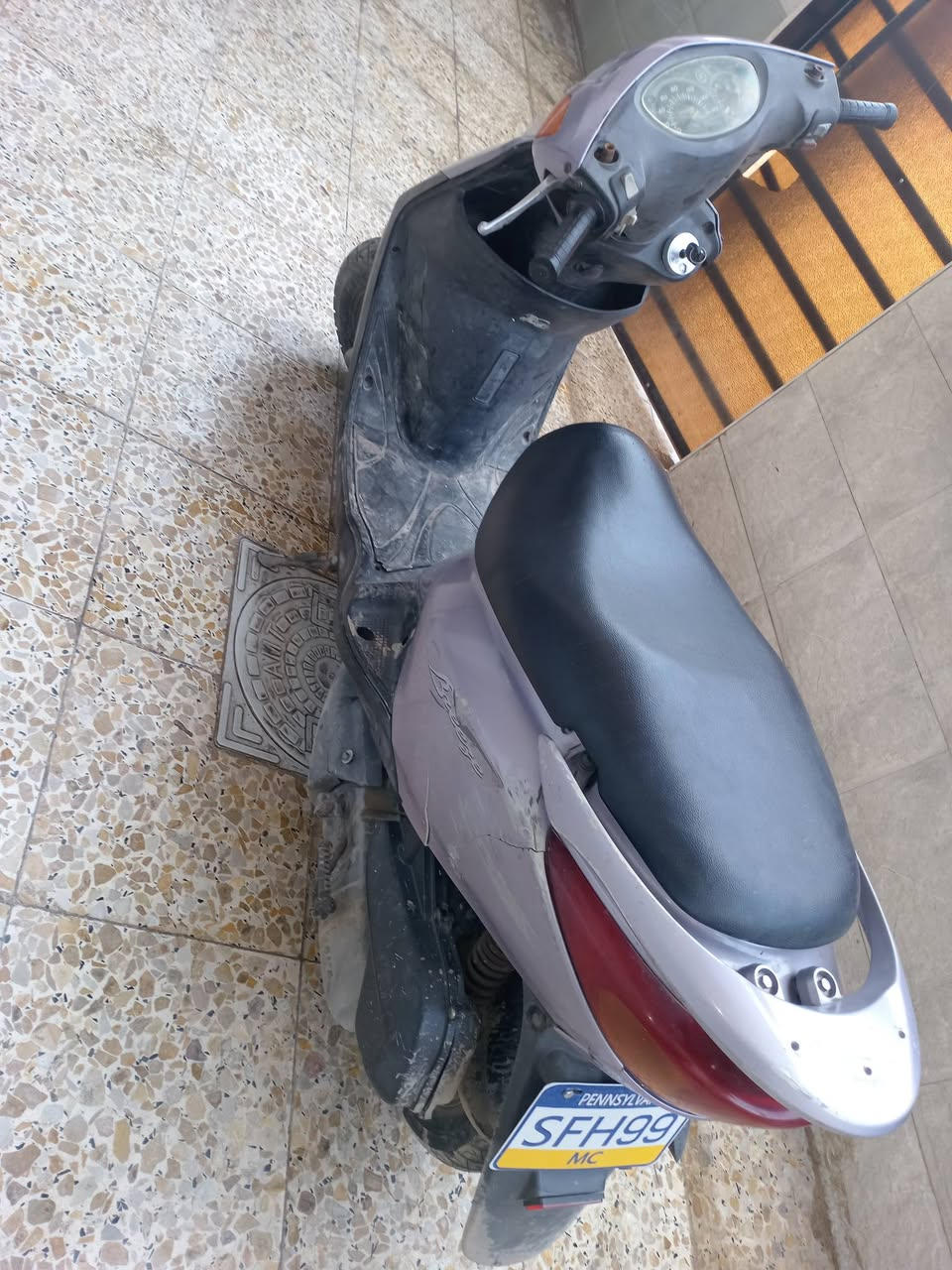 السلام عليكم دراجه بريز للبيع دراجه مكينتها  خرسه داخلها املح بلاد ي كفرها بلا دي كهرباياته كامله سلف هندر دراجه نكره بكل وكت صبح عصر ليل بريكات يخبلن بغداد الحسينيه قرب مطعم الءمير  الرقم ***********
