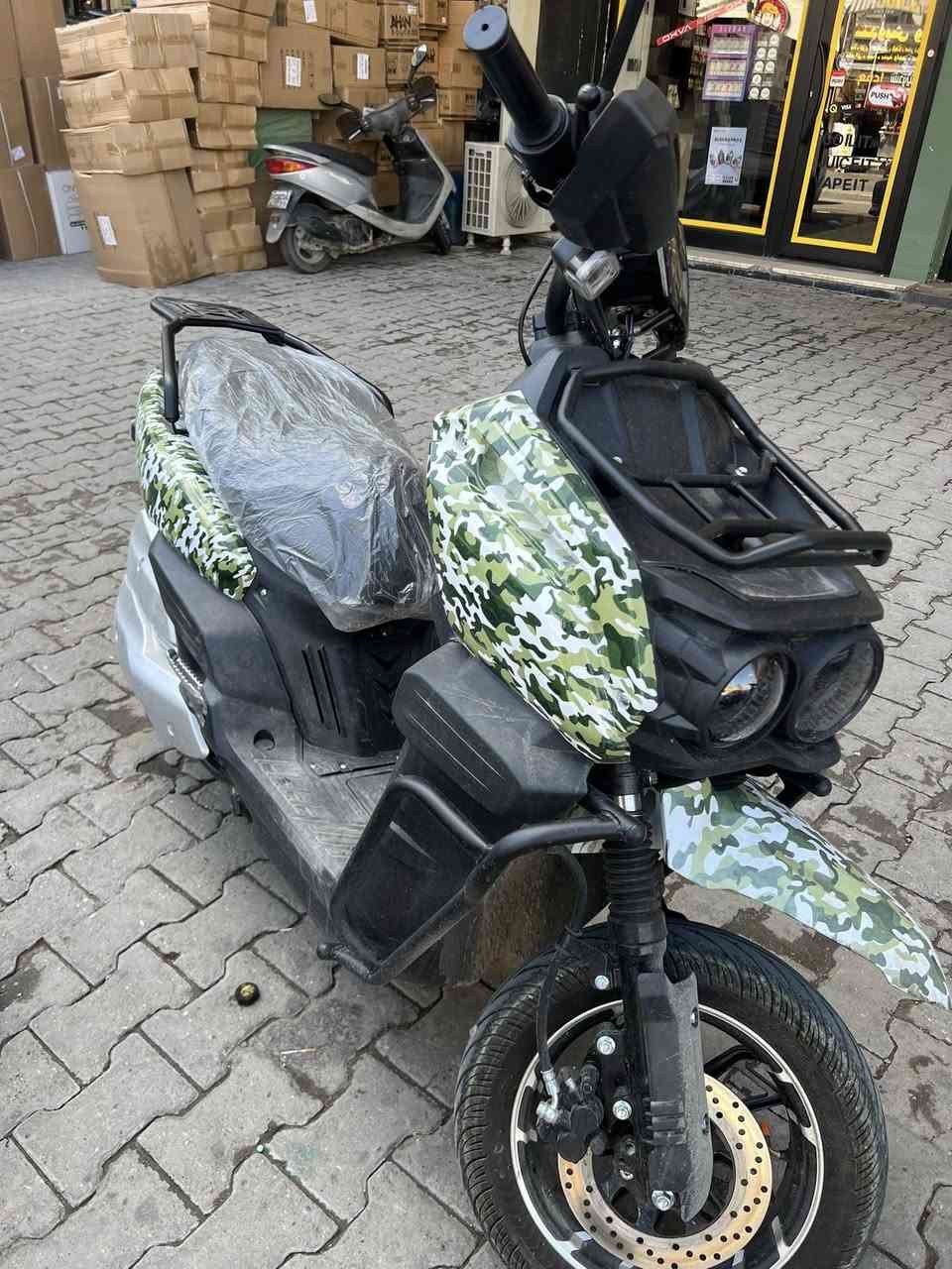 دراجة اباتشي جبلي شحن
السرعة 99
الشحنه الوحده تمشيك 70كيلو
لايتات زينون
3انضمة سرعة
نضام بگ رجوع للخلف
شاشه دجتال
كاشف اعطال
ماشيه شي كلش قليل
الدراجة حيل نضيفه
مشحونه 6مرات فقط
مانع سرقه 
صفارات
السعر 950ألف وبي مجال كلش بسيط 
للتواصل ***********
مكاني بغداد الأعظمية
