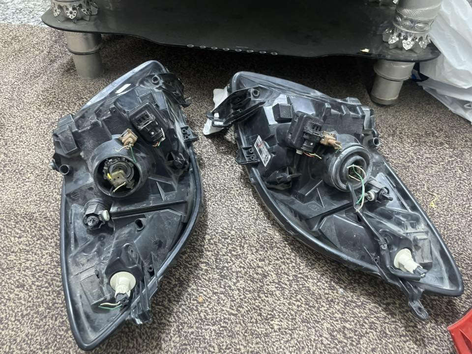 سلام عليكم لايتات تيوتا يارس 2007 و بك لايتات + وساعه السعر ٢٥٠ الف مكاني نجف للاتصال على الرقم ***********
