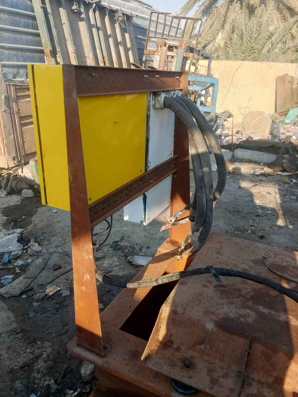 السلام عليكم للبيع مكينه افيكو 137 /أستندر 10 تجفيت جديد شاصي تسكام جديد+بورد مانقه بس راس توايد/  استفسار ***********
