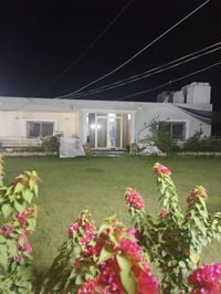 دونم للبيع مساحه مستغله 1000  مساحه بيت 250 متر مع حديقه مسبح العاب اط...
