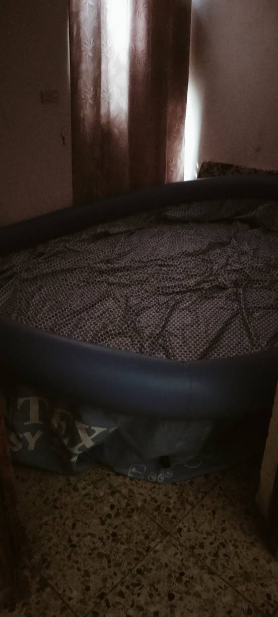 سلام عليكم مسبح للبيع استعمال قليل كما موضح بل  مقطع كلش جبير اكبر حجم هذا تقريبا . سعره 60 قفل مكاني بغداد الاعظميه .رقم ***********
