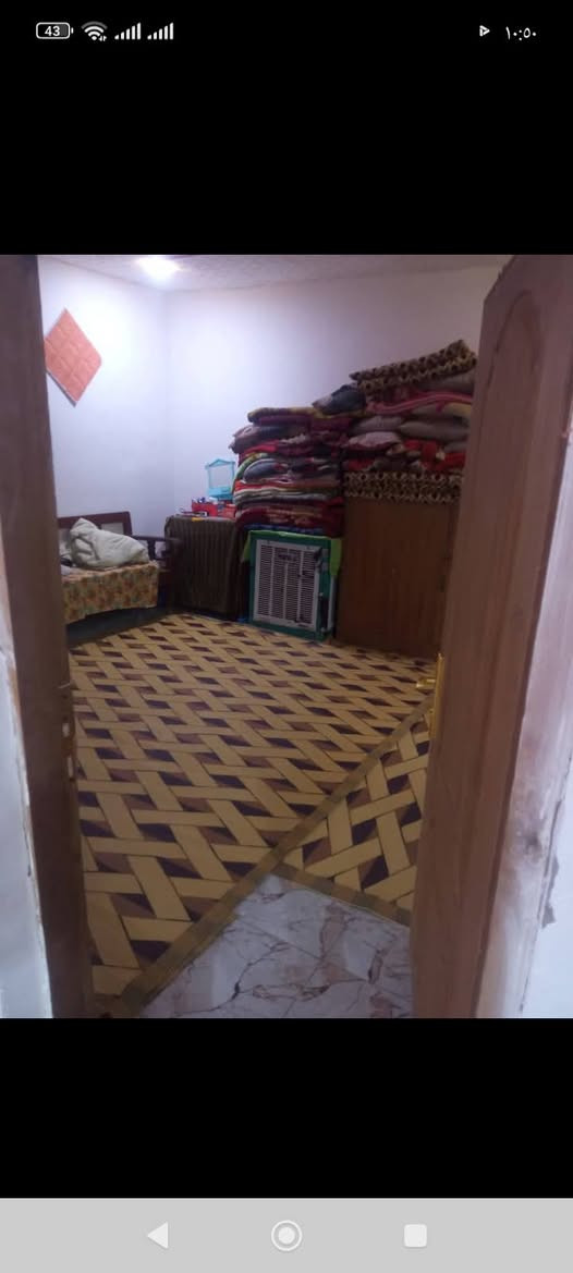 دار للبيع مساحه 100متر العنوان قرب منصور السماج ابو خستاوي السعر 16 وبيه مجال ***********
