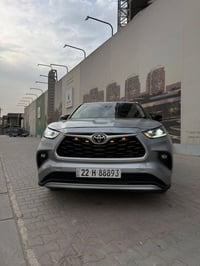 هايلندر ٢٠٢٢ ماشية ٣٤ الف مايل  حادثهة سرقة بدون ايرباك  سبعة راكب  فو...