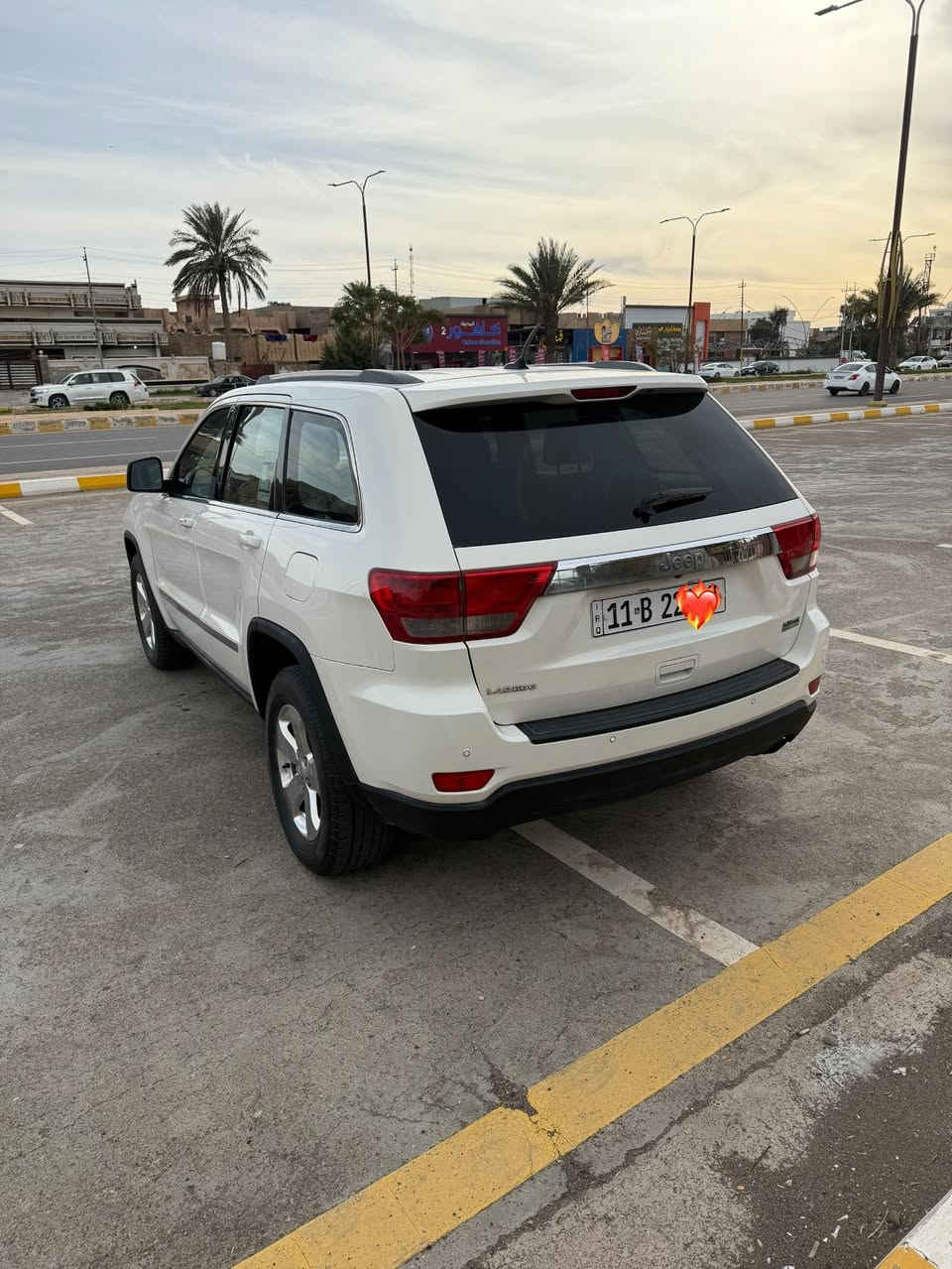 السلام عليكم جيب لاريدو امريكي موديل ١٢ داخله كلين سيارة جديدة محرك بدلته مال كصه قبل سبوع صدر جديد بيها باب صبغ وشويه جوة الترايش مال البوب مو دعم مجرد شخوط عارضها ١٦٨ رقم بغداد انكليزي

المكان الفلوجه  ***********
