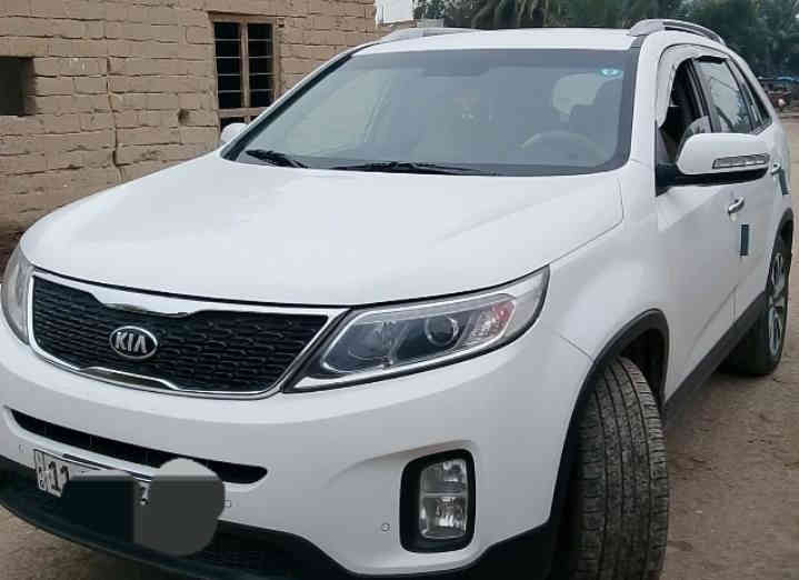 سورنتوخليجي ٢٠١٥
٦سلندر 
٧ راكب
فول مواصفات عدا القماره حديد 
بصمة تشغيل وأبواب 
مري شفط واشاير 
حساسات امامي وخلفي 
بيهاباردبسيط جاملغ أمامي 
 ايمن 
ماشيه ١٦٤
السعر ١٩٥ وبيها مجال 
مكان السيارة
ذي قار_الشطره
اتصل وتدلل 
***********
