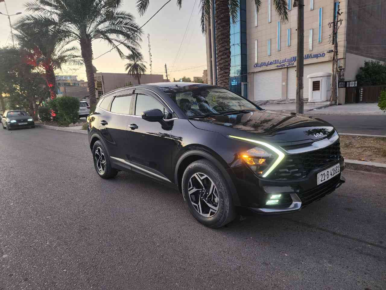 🔴 للبيع فقط – Kia Sportage 2023 🔴

🚘 الموديل: 2023
🎨 اللون: أسود
📏 الممشى: 35 ألف مايل

⚠️ الحالة:
حادث بالجاملغ والباب (صور الحادث مرفقة)
بجم كبس – بدون ايرباغ
بيه بالعراق طخة جاملغ خلفي
صبغ صفحة السايق
باقي السيارة مكفول ✔️

✨ المواصفات:
▪️ محرك 2500cc تنفس طبيعي GDi
▪️ رادار أمامي
▪️ سويج
▪️ سياقة ذاتية + تحديد مسار
▪️ شاشة + كامرة + حساسات
▪️ سايد بريك بصمة
▪️ تبريد قطعتين
▪️ كير 8 سرعات

📌 الرقم: سليمانية دولي – ترقيم جديد
تحويل مباشر – هزة ورقم جدد

📍 الموقع: بغداد – قرب علوة الرشيد يم القوس

💰 السعر: 170 نهائي
(لا تكلي أكو أرخص من هيج سعر 😉)

📞 للاستفسار: ***********
