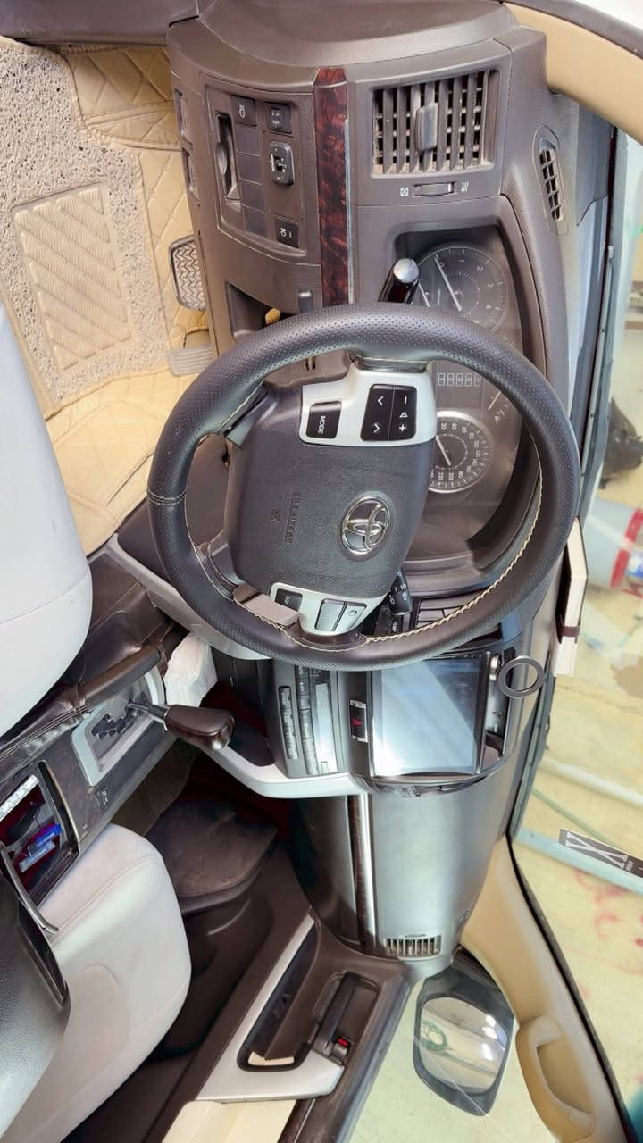 لاندكروز 2010 رقم بصرة انكليزي بسمي                                                     
بيها صبغ بنيد وقبق الصندوق بدون ضربه
مكفوله من الضربه
سياره جاهزة حداديه كير مكينه 6 سلندر تخم تاير
محدث فقط الدعاميات 
السعر 280 بيها مجال بسيط
المكان البصرة 
***********
