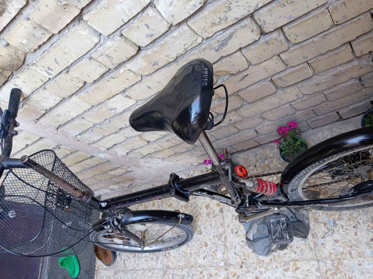 السلام عليكم
بيسكل للبيع اصلي ياباني كامل متصرف برغي عله
40 وبي مجال ***********
