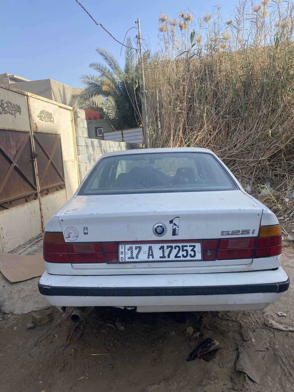 السلام عليكم بي ام ٥٢٥ هذا حادثها كير مكينه بطه يشتغلن تبريد كامل بس نقص غاز
سنويه لل٣٠ 
للعلم دعاميتها والشباك الامامي موجودات 
*********** 
مكاني ديوانيه سعر ٣١
