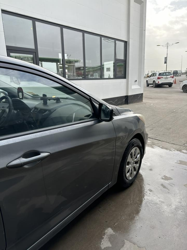🚗 للبيع: هيونداي أكسنت 2012
السيارة نظيفة ومهتمه بيها استخدام شخصي 

🔧 المحرك (الكير):
✔️ كير محرك ممتاز جدًا
✔️ ما ناقصها شي نهائي
✔️ تمشي ناعمة وما بيها أي صوت
✔️ فحص على راحتك

🚘 المواصفات:
• لون رمادي
• اقتصادية بالبنزين
• مريحة ومناسبة للاستخدام اليومي
• أوراقها كاملة

📍 السيارة جاهزة للتسليم
💰 السعر 80ورقه وقابله للتفاوض 

للاتصال  (‭0784 133 2277‬)
