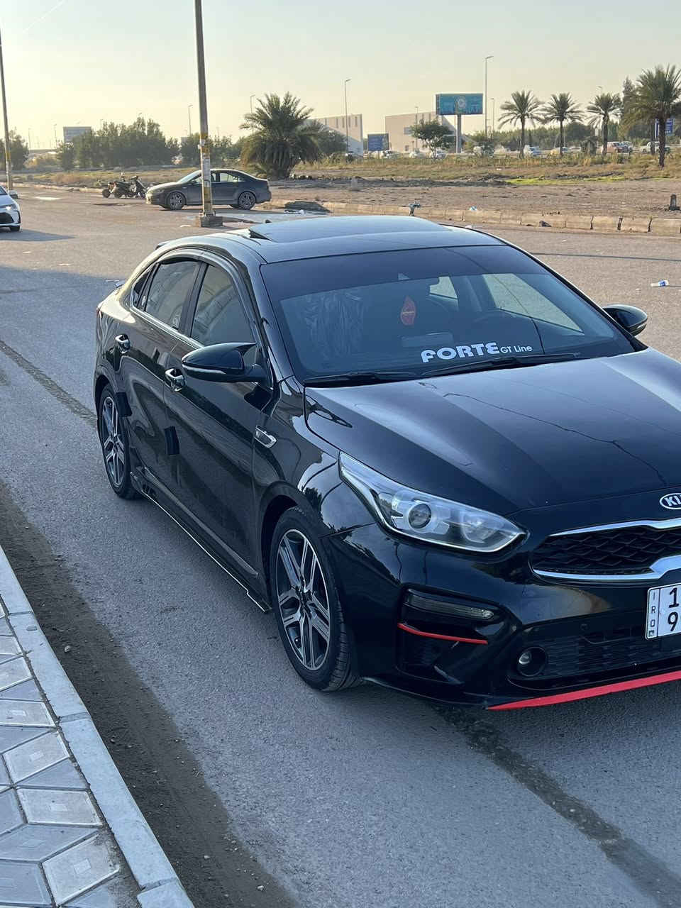 السلام عليكم 
فورتي موديل 19
وارد 
حادث جاملغ بنيد 
بدون دواخل شرط 
بدون ايرباك 
مكينه دوش 2000كبس 
كير إي تي المرغوب 

مواصفات 
فتحه سقف
اشاير مري 
تدفئه كشنات 
تدفئه ستيرن 
3انضمه قياده 
شاشه وكامره 
ورادر امامي وجانبي 
تبريد قطعتين 
لد امامي خلفي 
العنوان بغداد حي الفرات قرب عباس ابن فرناس 
السعر 135وبيها مجال انشالله 
رقم هاتف ***********
