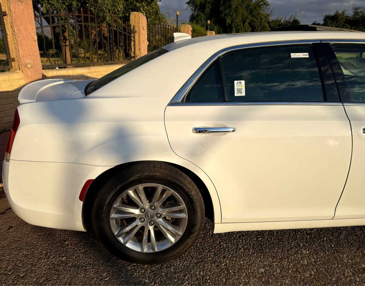 اوباما 2017
السعر 285 $$
عداد المسافة 72 الف mile 
حجم المحرك 6 سلندر (3.6L)
ايرباكاتهاا سليمه  100%
السياره بدون صبغ 
وبدون تعديل 
🔴 مواصفات C
داخل ابيض 
السياره بصمه
شاشه كبيره لمس
كشنات هيتر
كشنات جلد ابيض 
برده خلفيه كهربائيه 
مانع انزلاق+ABS
منافذ AUX+USB
حساسات خلفية+كاميرا
شاشة لمس
تحكمات استيرن
وبقية المواصفات المعروفةC
رقم أربيل سنويه جديد 🆕 ودفتر بانزين 
🔴 (العنوان/كركوك )
🔴 للاتصال/  *********** كركوك, العراق
