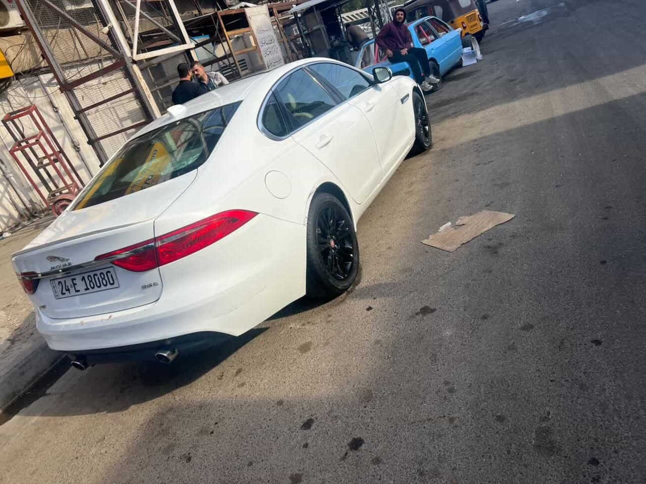 مكينة 6 سوبر جاكور 
فول مواصفات 1/1
السياره حلوه وكشخه وتخبل ومميزه ورقم مميز  جاكور بعد معروفه بل رزانه ول سرعه ول جمال سياره كلش حلوه ونضيفه بسعر اكسنت 2009 110 وبيها مجال الاستفسار ***********
