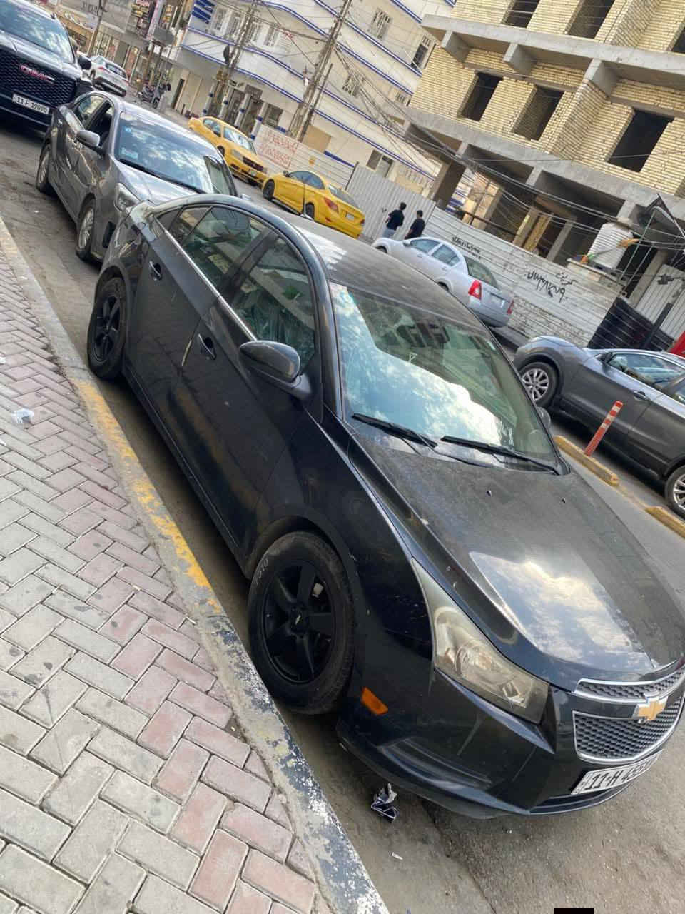 السلام عليكم
شوفرليت كروز موديل ٢٠١٤ 
محرك ١٤٠٠ تيربو 
رقم بغداد بسمي تحويل مباشر 
السياره كير محرك تبريد مكفولات 
مواصفات نص فول السياره 

تحكم ستيرن مثبت سرعه سياقه يدويه بلستيرن 
شاشه بلادي بلوتوث ويو اس بي  
شاشه قرائه  قياس هواء التايرات 
شاشه قرائه قياس دهن المحرك 
شاشه قرائه قياس درجه حراره السياره 
شاشه رقميه للكيلو متر 
السياره ماشيه ٧٤ ميل يعني ١٣٠  كيلو متر تقريبا حقيقي تخم ويل تخم تاير  غرفه نضيفها جديده بلباكيت مابيها شخط وسستم صوت خوارجها نضيفه 
ضربتها الجاملغ الخلفي العكس سايق  واردها امريكي 
السعر ٧٩ وبيها مجال اتصل وبيك خير ودلل 
 رقم الهاتف  بي وات ساب ***********
