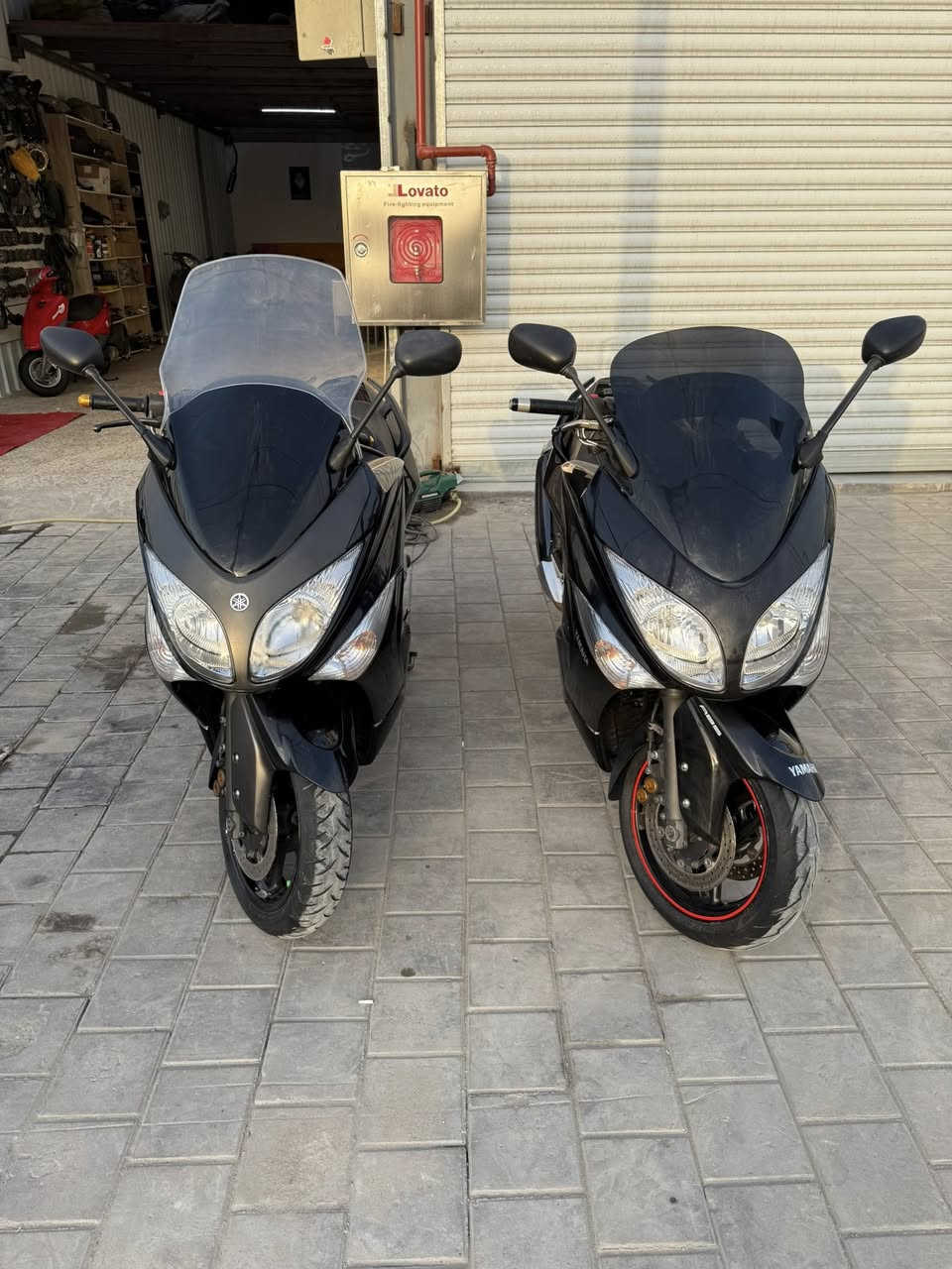 معرض الواثق لتجارة الدراجات النارية
متوفر ياماها تي ماكس 500 2011 
عداد الممشى 36،000
تلث نسخ سويج 
***********
***********
العنوان بغداد شارع فلسطين الضلال
