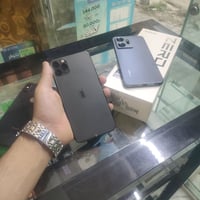 آيفون ١١ برو ماكس • ٢٥٦ • شاشة اصليه