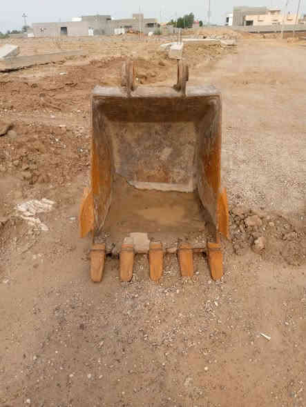 سعرها ١٠ورقات مكانها الحبانيه كيله متر نضيفه جدا ***********
