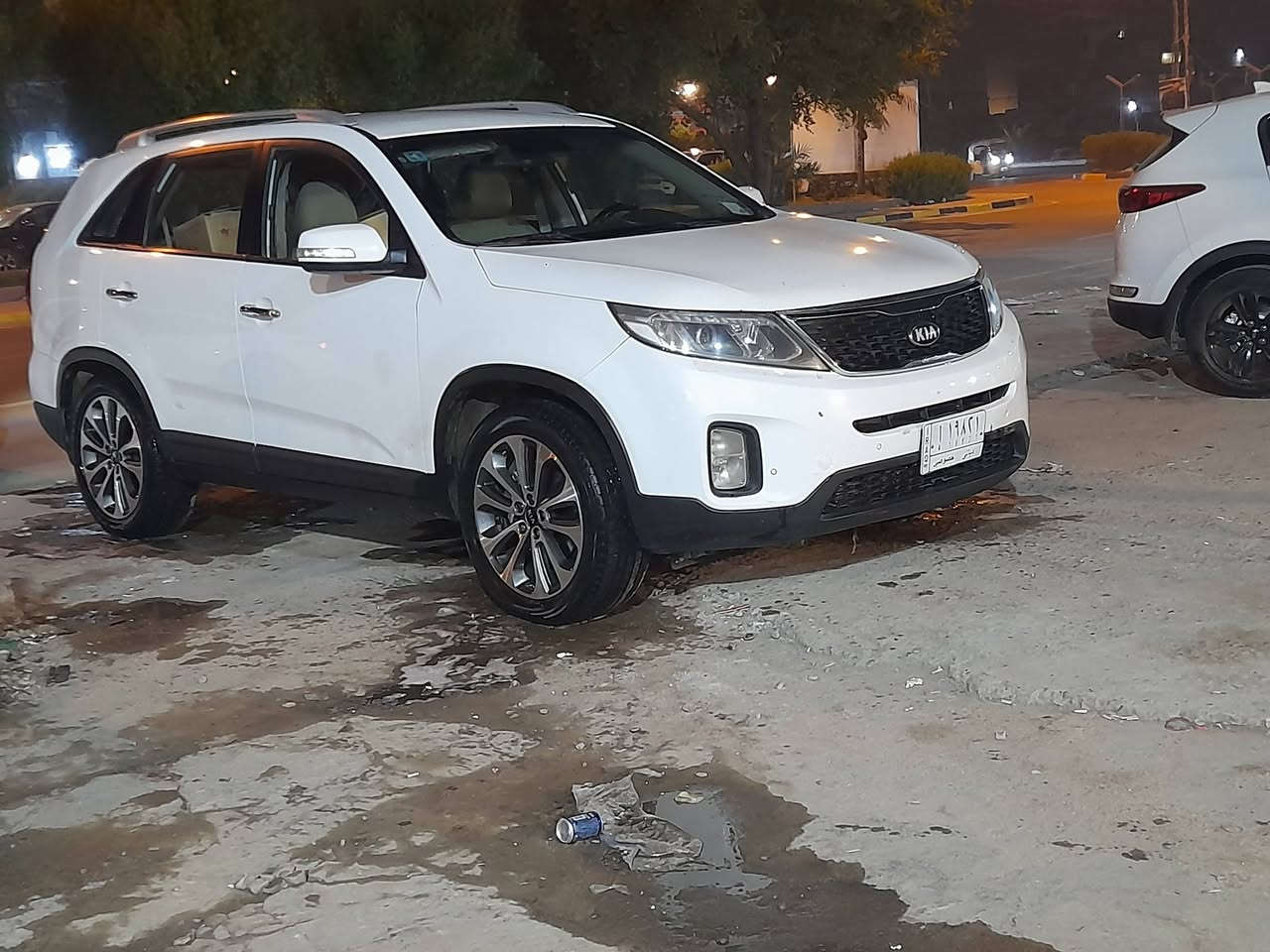 السلام عليكم للبيع كيا سورنتو١٣ لد خلفي مكينة٣.٥ تو ويل ٦سلندرمكان السيارة بغداد  الغزالية رقم ***********
