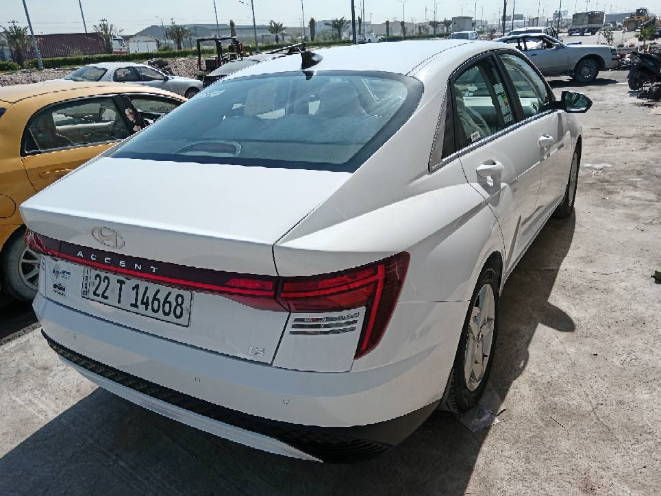 السلام عليكم اكسنت موديل ٢٠٢٥ فول كفاله ماشيه ٢١ الف مكان البصره *********** سعره ١٥٠ بيها مجال البصرة, العراق
